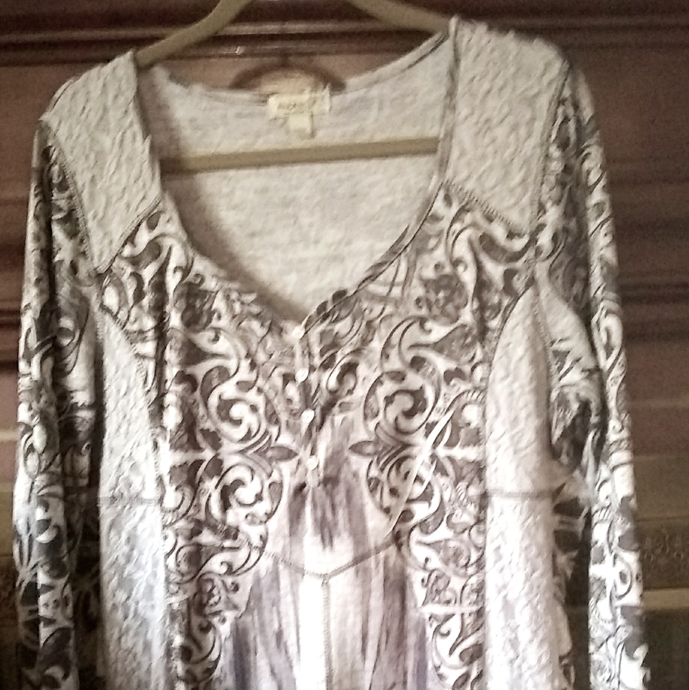 ONE WORLD LIGHT SWEATER 1x